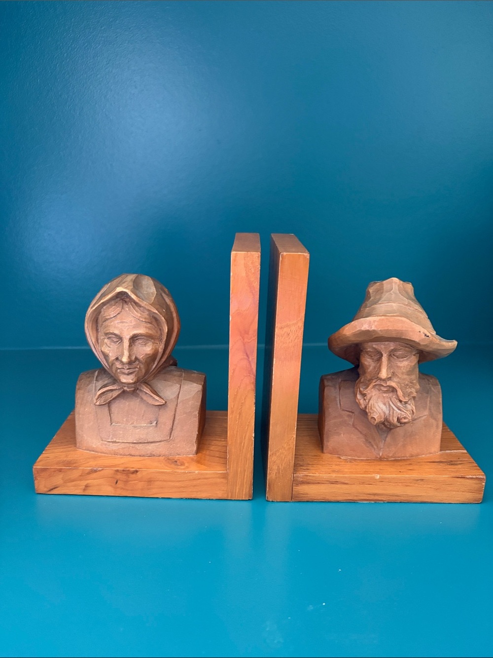 Hand-Carved Wooden Fisherman and Woman Bookends - Natural Brown